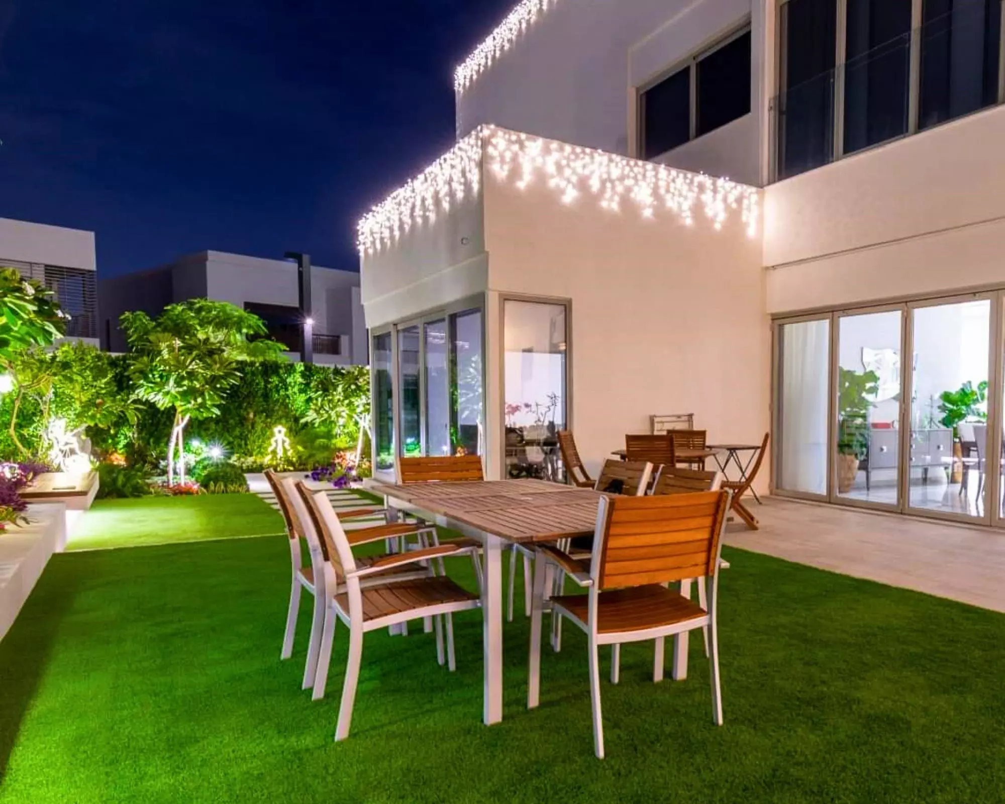 alukkas villa exterior design Dubai