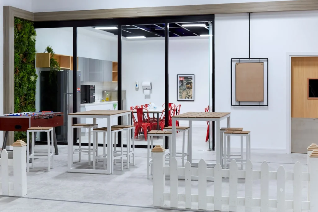 landmark team dubai oasis mall office interior design